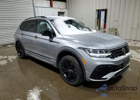 2023 Volkswagen Tiguan Se R-Line Black z USA, uszkodzony, nr VIN 3VV8B7AX7PM107380